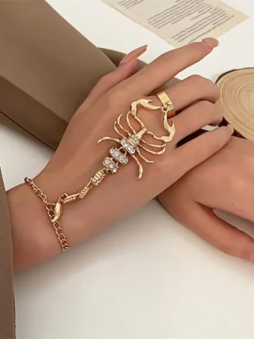 Women Simple Gothic Exaggerated Scorpion Finger Bracelet